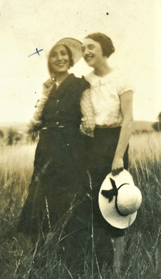 Cathetine Dior with her sister Jacqueline.